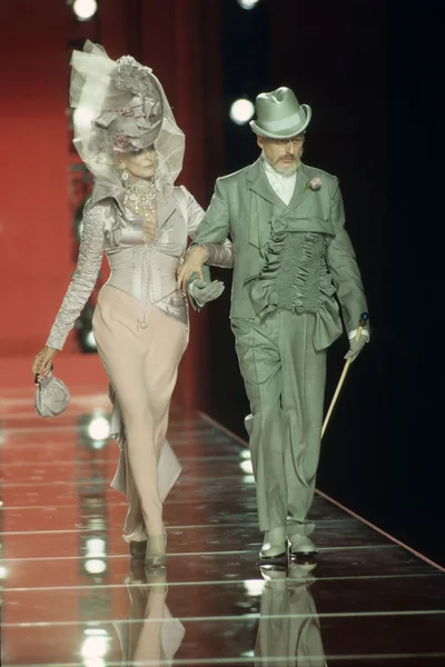 Look 8